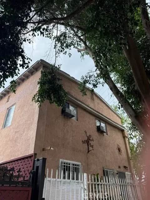 300 E 42nd Place, Los Angeles, CA — listing photo 1