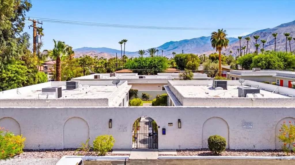 835 E Vista Chino 4, Palm Springs, CA — listing photo 1