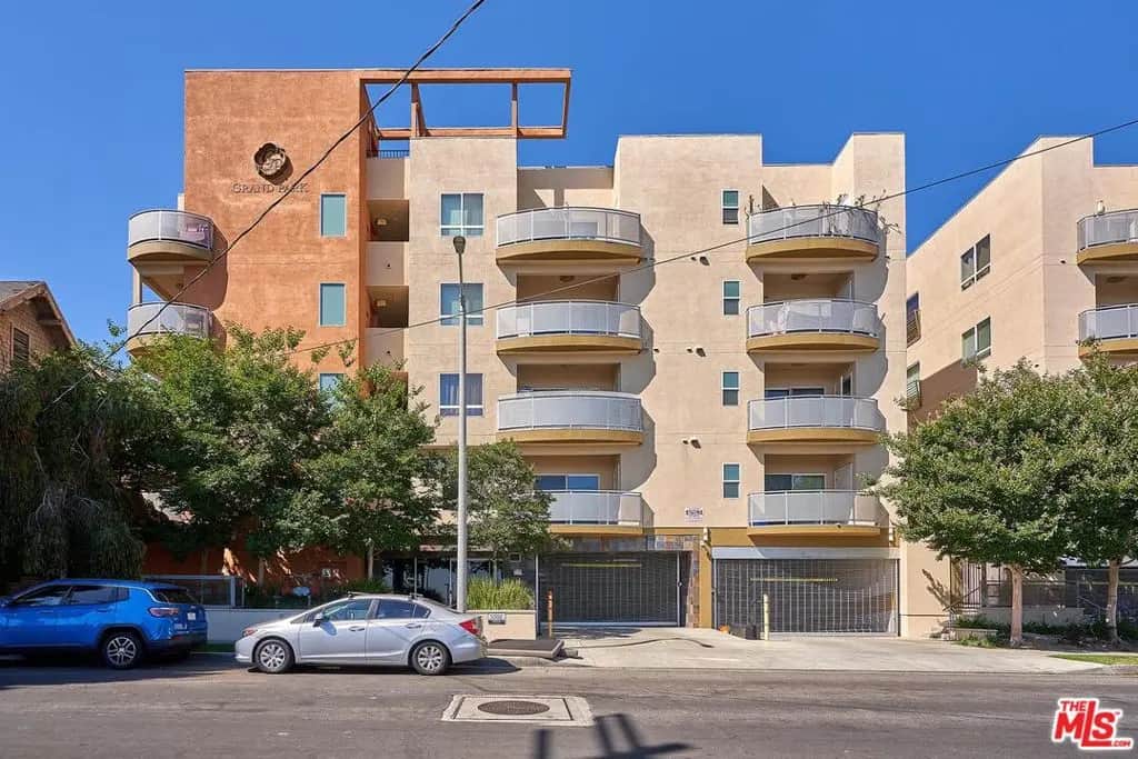 2321 W 10th Street 102, Los Angeles, CA — listing photo 1