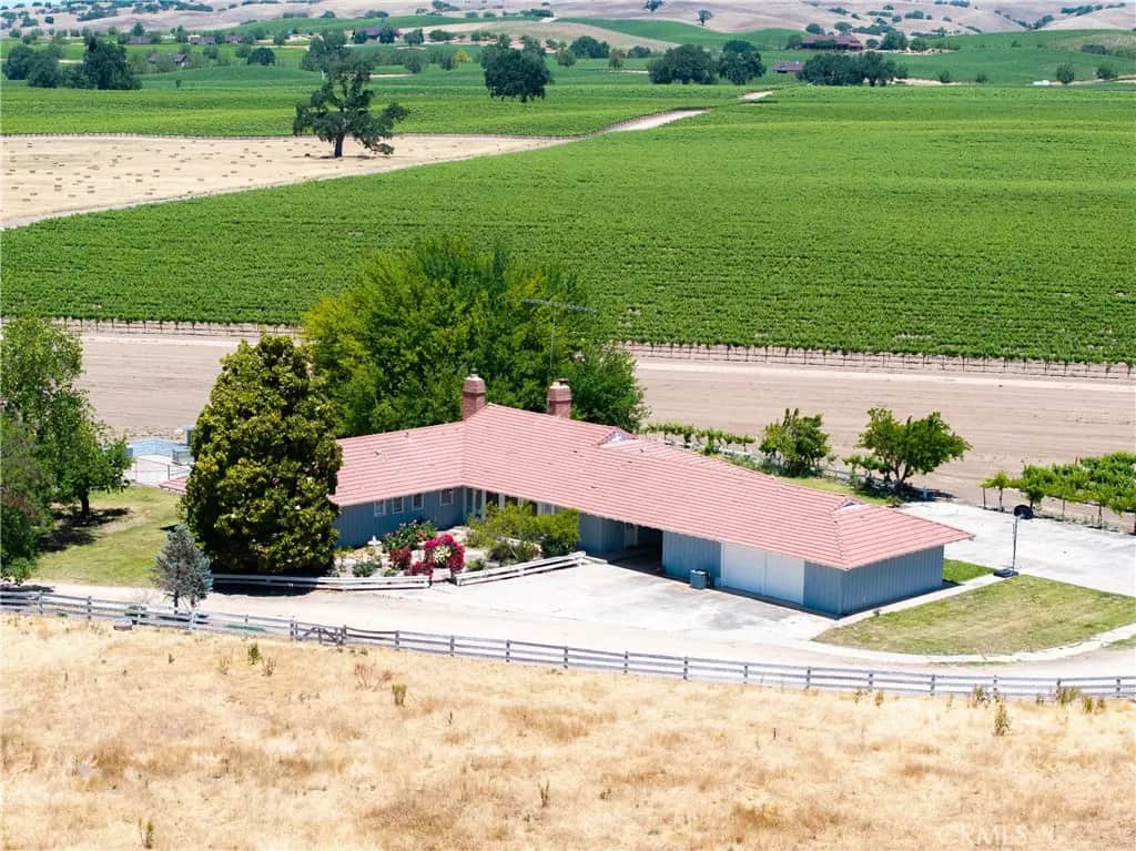 5275 Camp 8 Road, Paso Robles, CA — listing photo 1