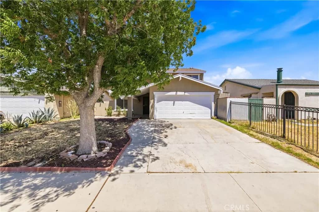 37642 Cluny, Palmdale, CA — listing photo 1