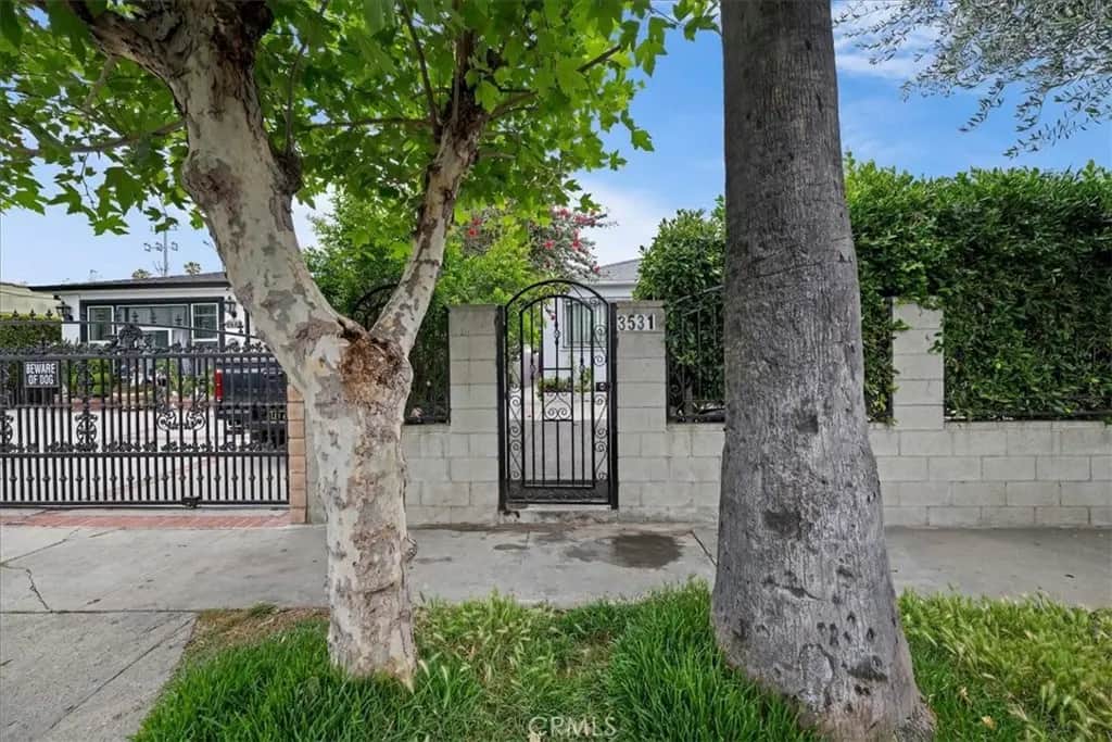 3529 10th Avenue, Los Angeles, CA — listing photo 1