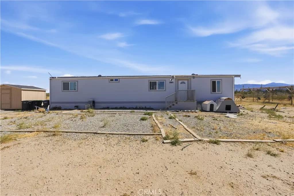 5885 Dos Palmas, Phelan, CA — listing photo 1