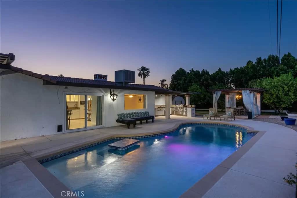 2290 N Victoria, Palm Springs, CA — listing photo 1