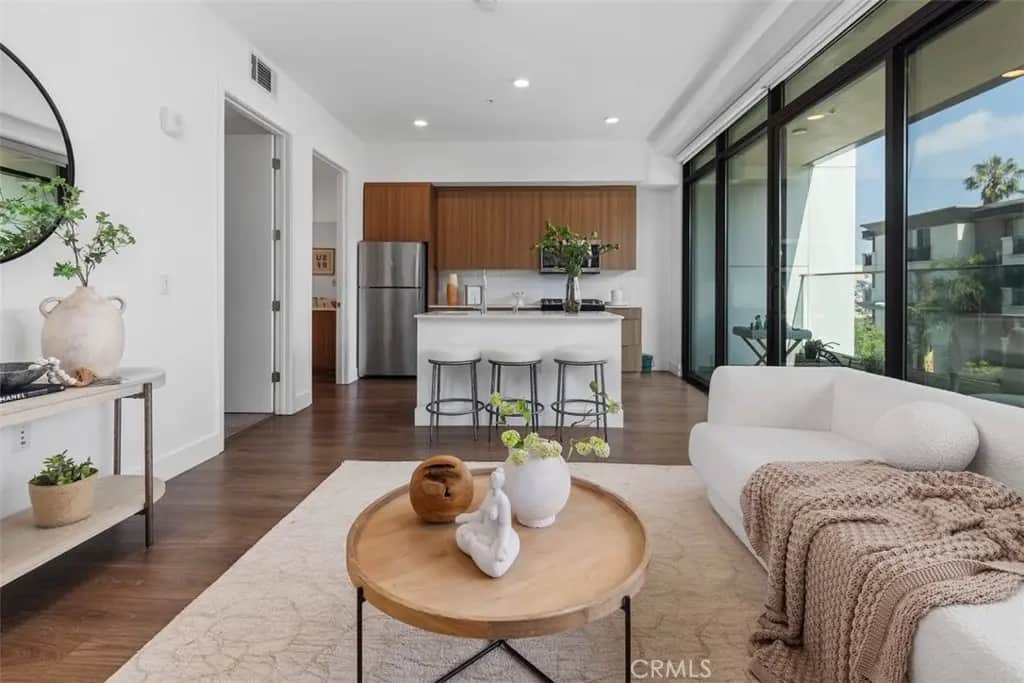 709 E Walnut St 315, Pasadena, CA — listing photo 1