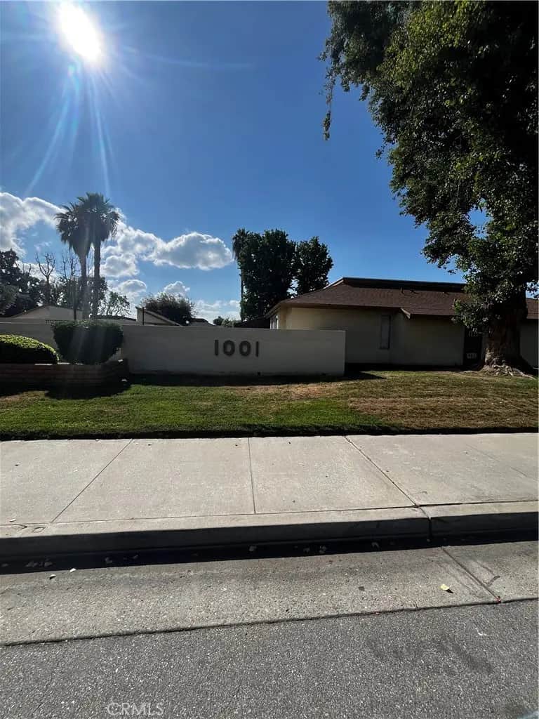 1001 McDonald, Bakersfield, CA — listing photo 1