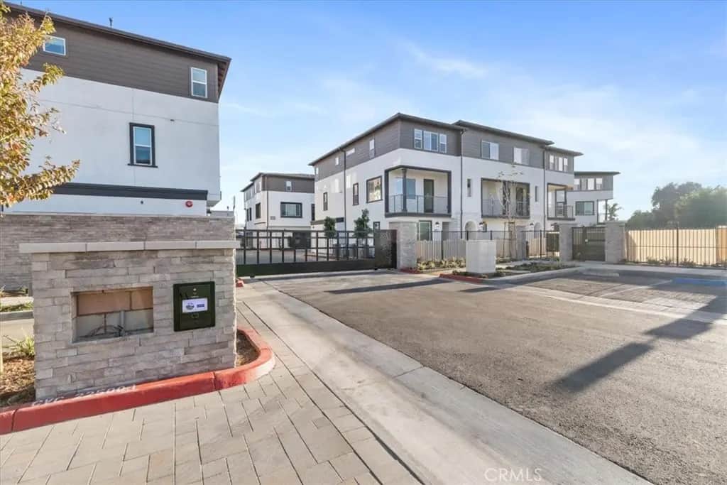 9534 Hannah Way, Riverside, CA — listing photo 1