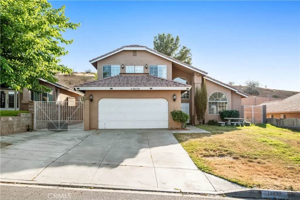 13830 Hidden Valley, Victorville, CA — listing photo 1