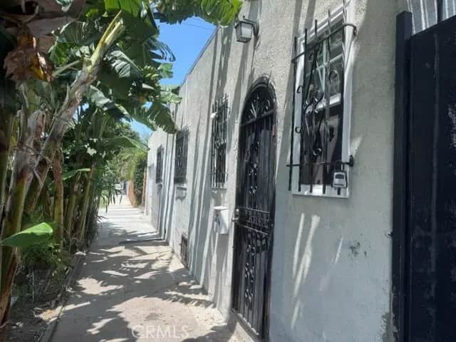 9223 S San Pedro, Los Angeles, CA — listing photo 1