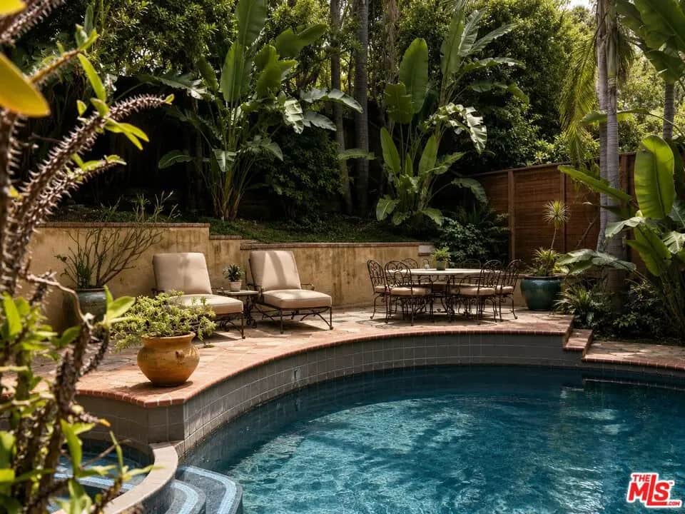2695 La Cuesta Drive, Los Angeles, CA — listing photo 1