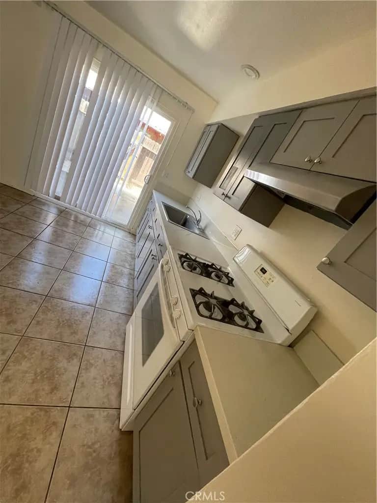 250 N elk, Hemet, CA — listing photo 1