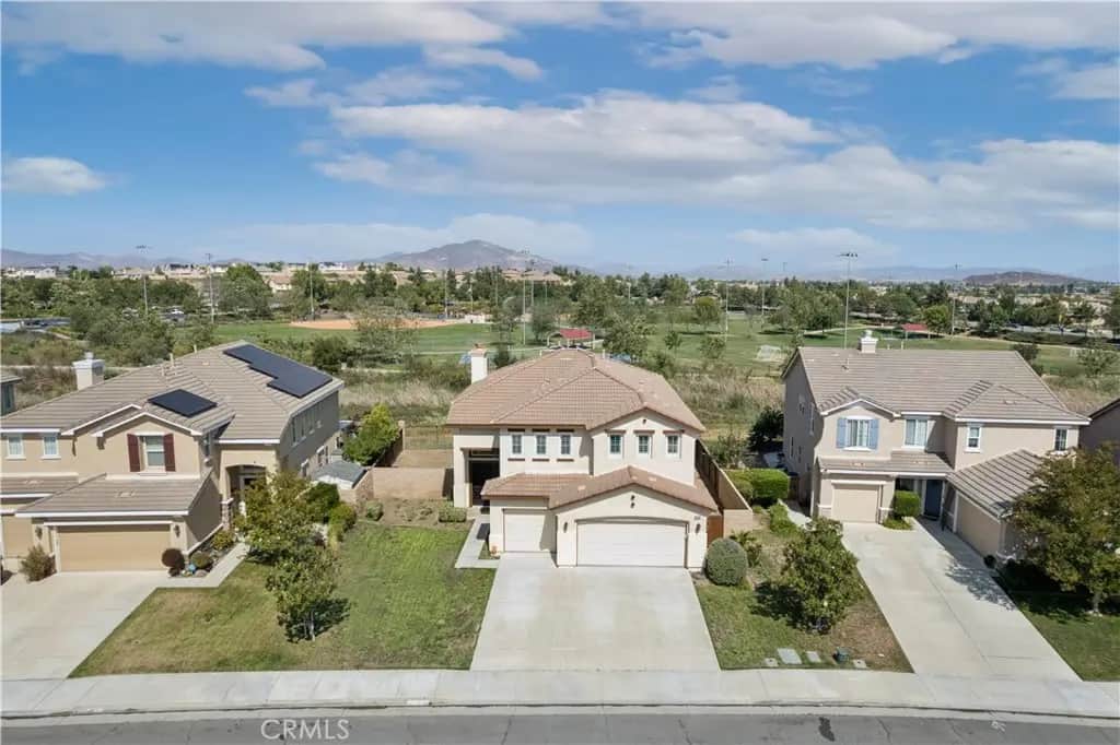 35640 Sainte Foy Street, Murrieta, CA — listing photo 1