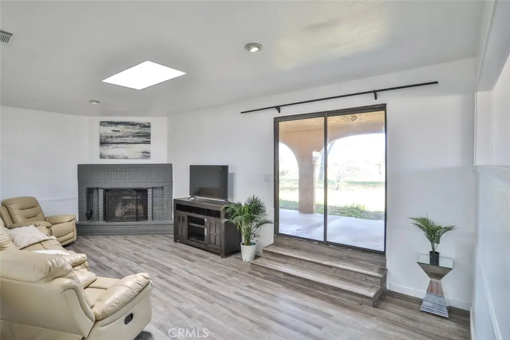 7033 W Avenue A2, Lancaster, CA — listing photo 1