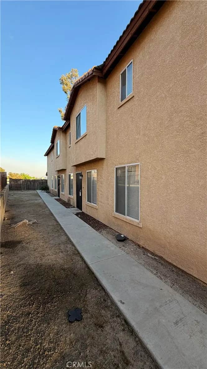 3217 Fortier C, Bakersfield, CA — listing photo 1