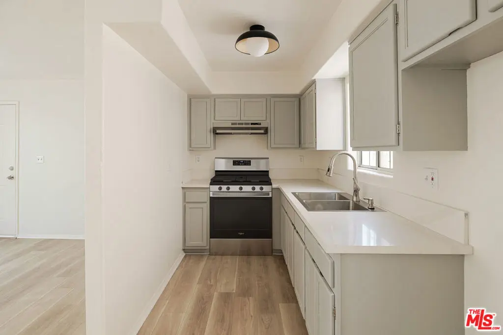 8624 S Main Street, Los Angeles, CA — listing photo 1