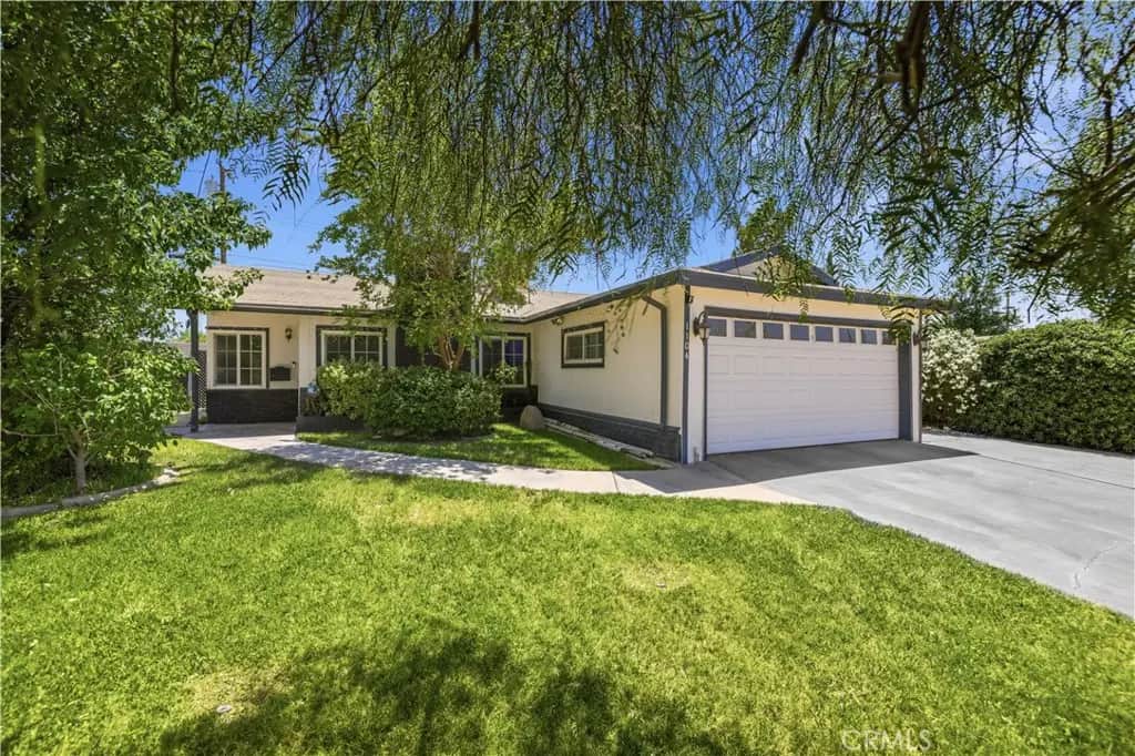 1104 W W Avenue J10, Lancaster, CA — listing photo 1