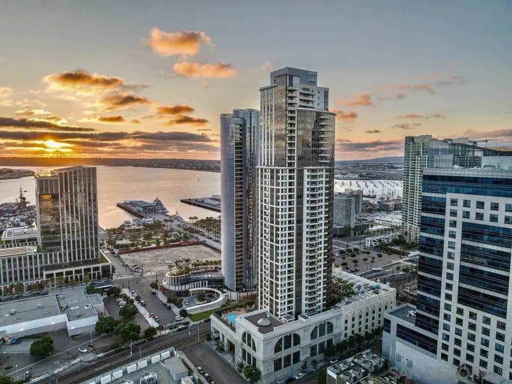 700 W E St 2404, San Diego, CA — listing photo 1