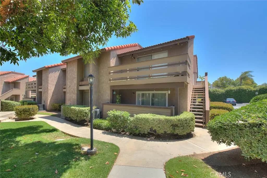1555 Border Avenue F, Corona, CA — listing photo 1
