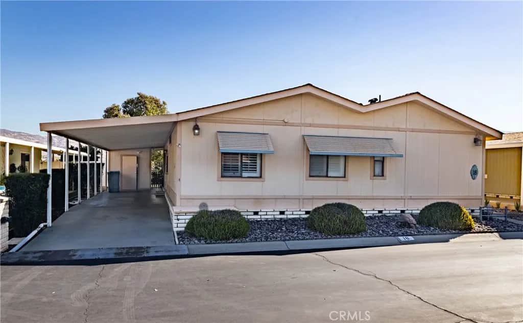 24600 Mountain Avenue 18, Hemet, CA — listing photo 1