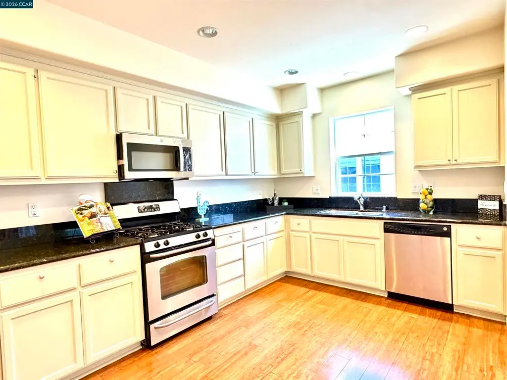 1810 Northshore Dr, Richmond, CA — listing photo 1