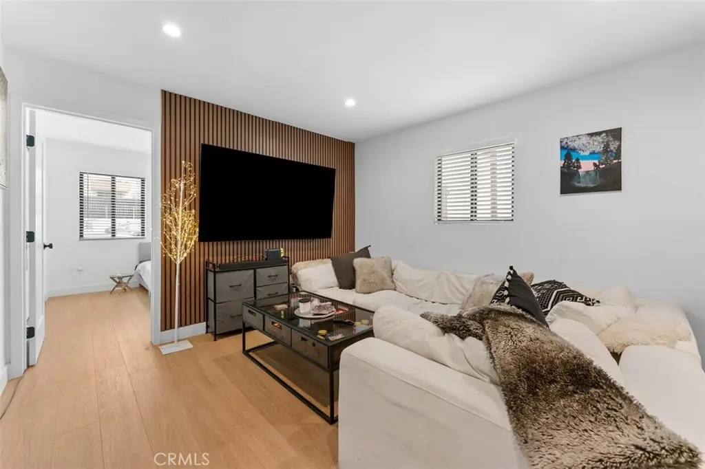351 S Catalina Street, Los Angeles, CA — listing photo 1