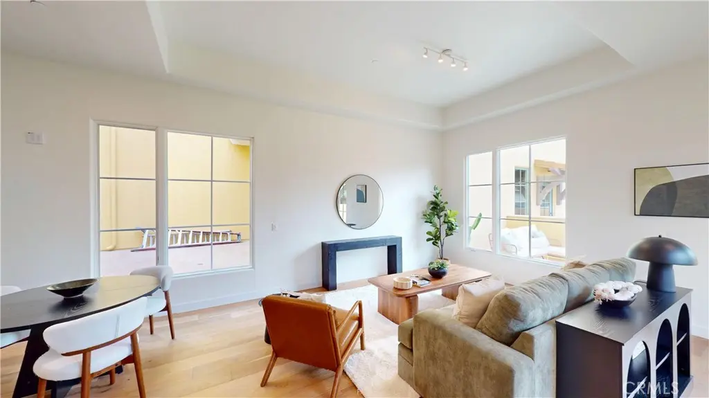 1878 E Walnut Street 203, Pasadena, CA — listing photo 1