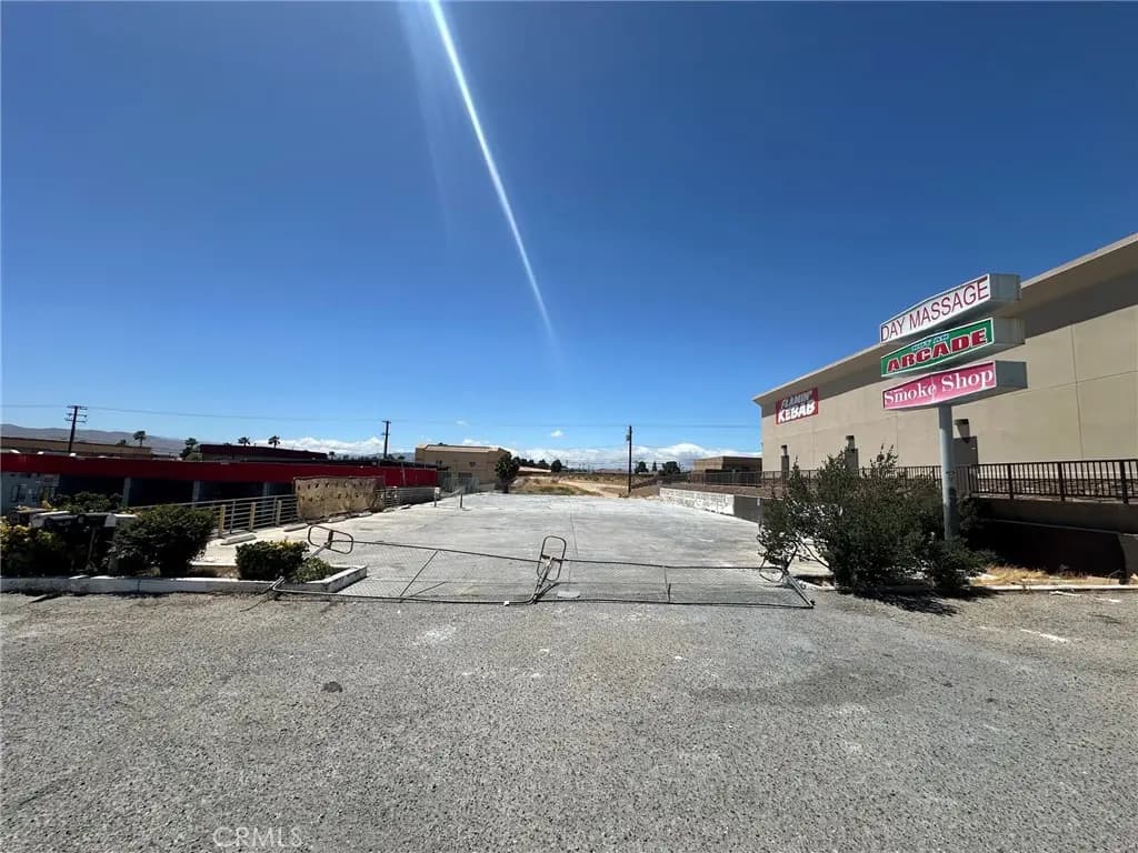 17153 Bear Valley, Hesperia, CA — listing photo 1