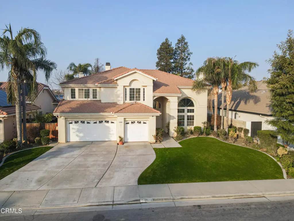 10906 Rosslyn Lane, Bakersfield, CA — listing photo 1