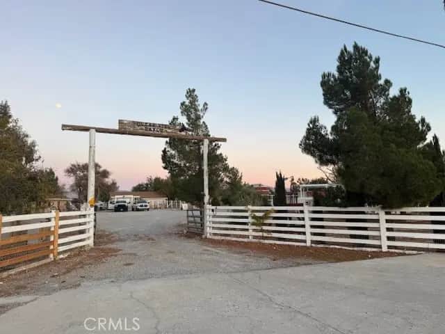 16100 Navajo Road, Apple Valley, CA — listing photo 1