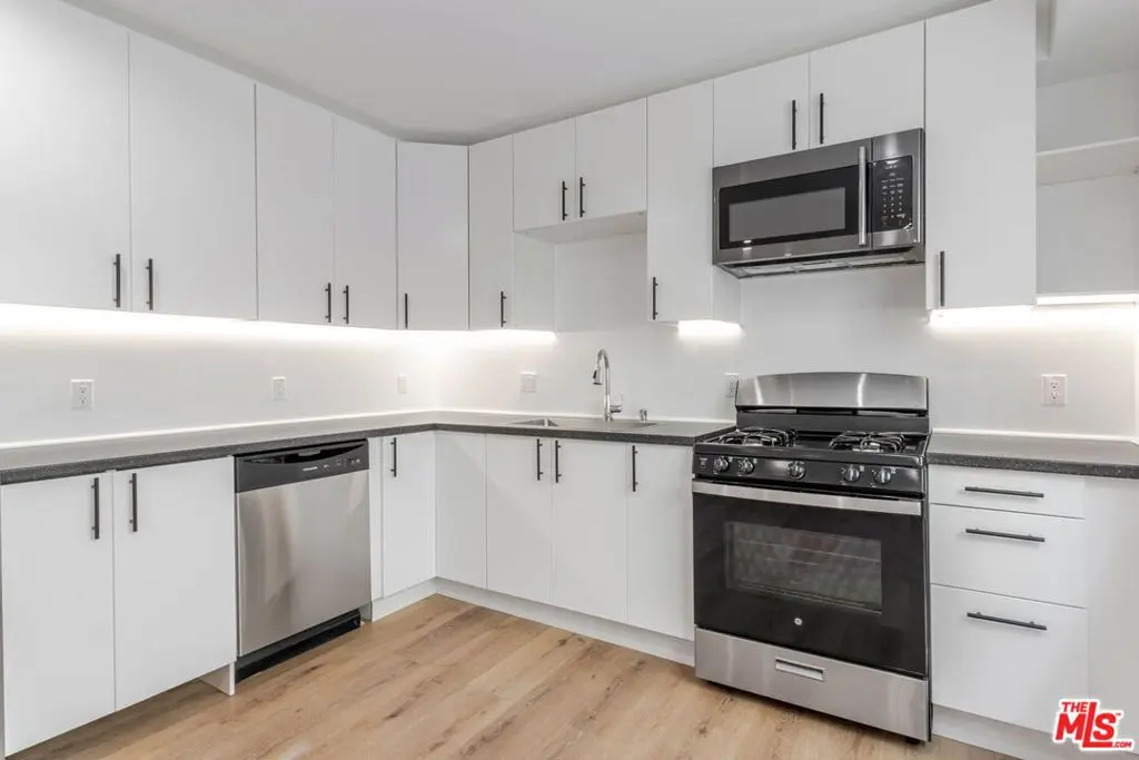 10821 Hartsook Street, North Hollywood, CA — listing photo 1