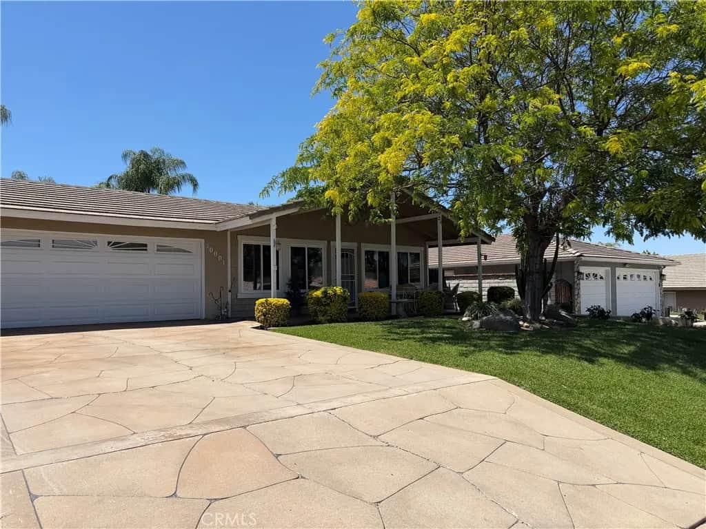 30001 Vacation, Canyon Lake, CA — listing photo 1