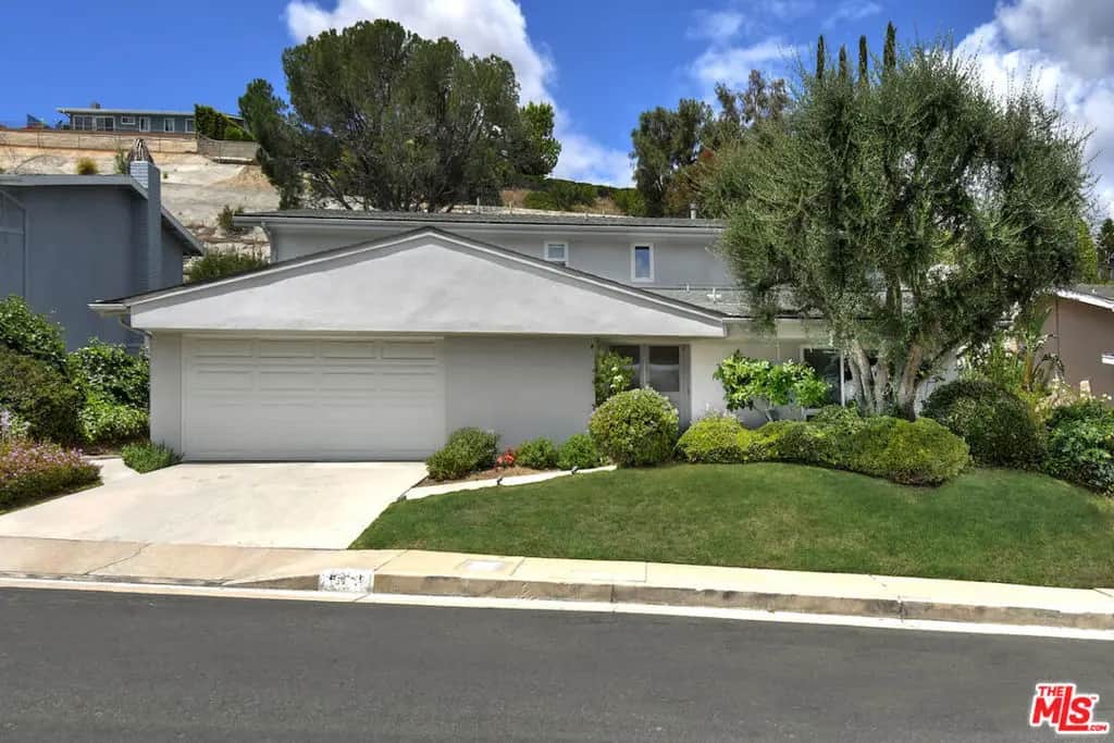 6041 Ellenview Avenue, Woodland Hills, CA — listing photo 1