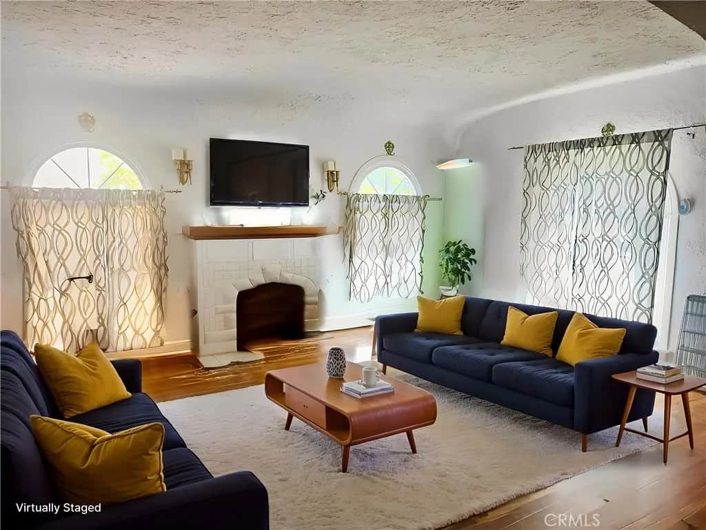 1553 N Commonwealth, Los Angeles, CA — listing photo 1