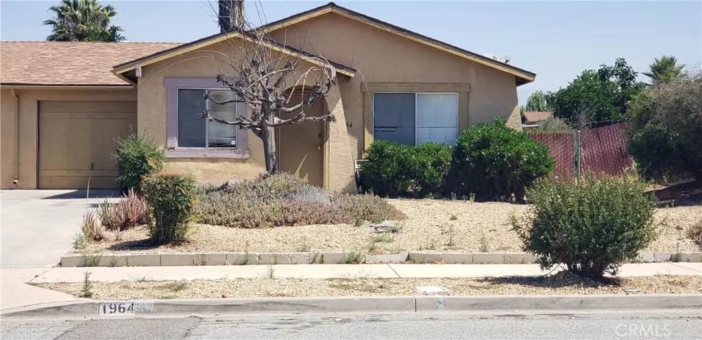 1964 W OAKLAND AVENUE, Hemet, CA — listing photo 1