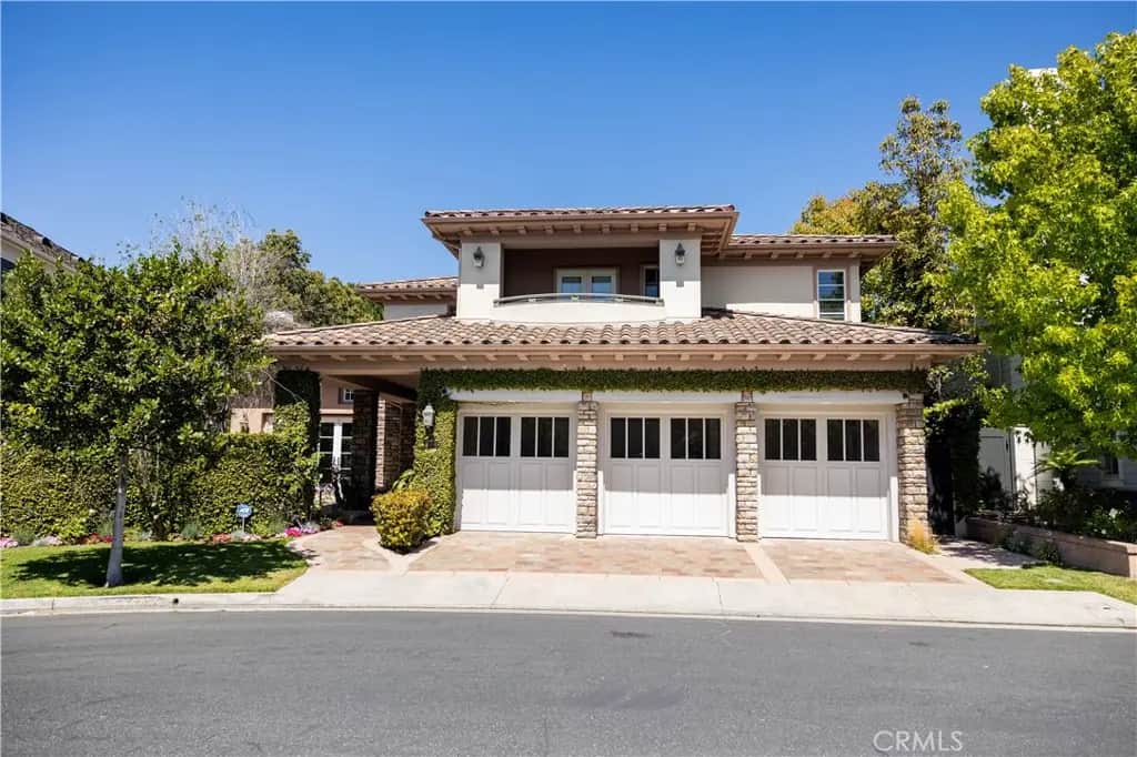 32 Gleneagles Drive, Newport Beach, CA — listing photo 1
