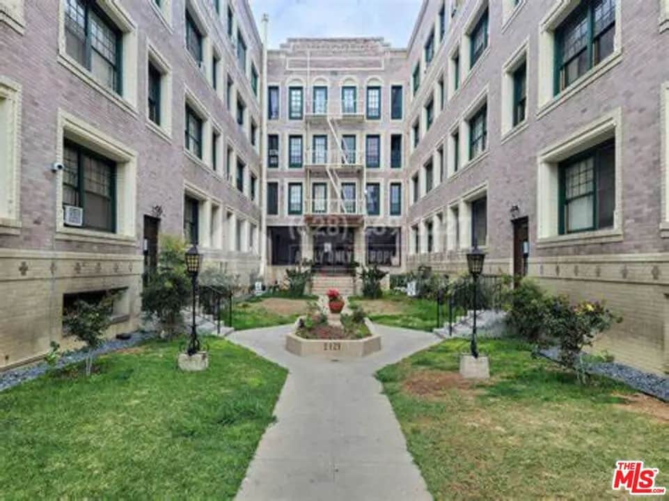 2121 James M Wood Boulevard 409, Los Angeles, CA — listing photo 1