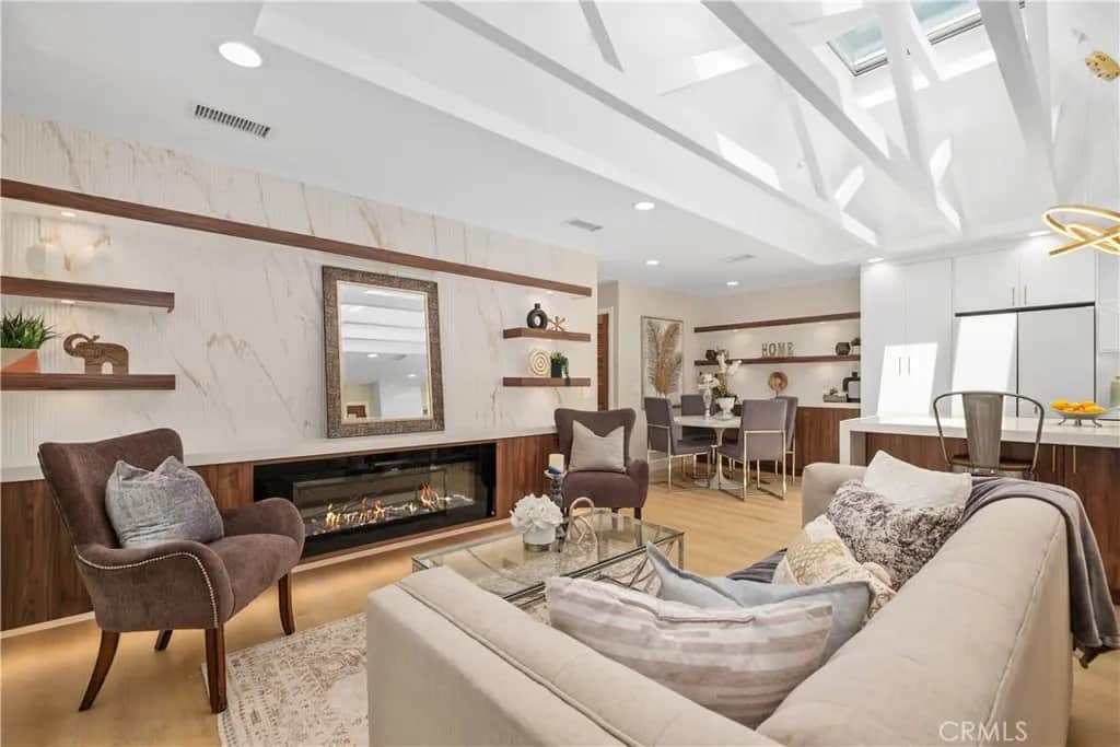 2319 Via Puerta O, Laguna Woods, CA — listing photo 1