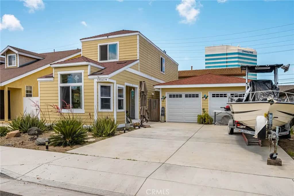 14041 B, Huntington Beach, CA — listing photo 1