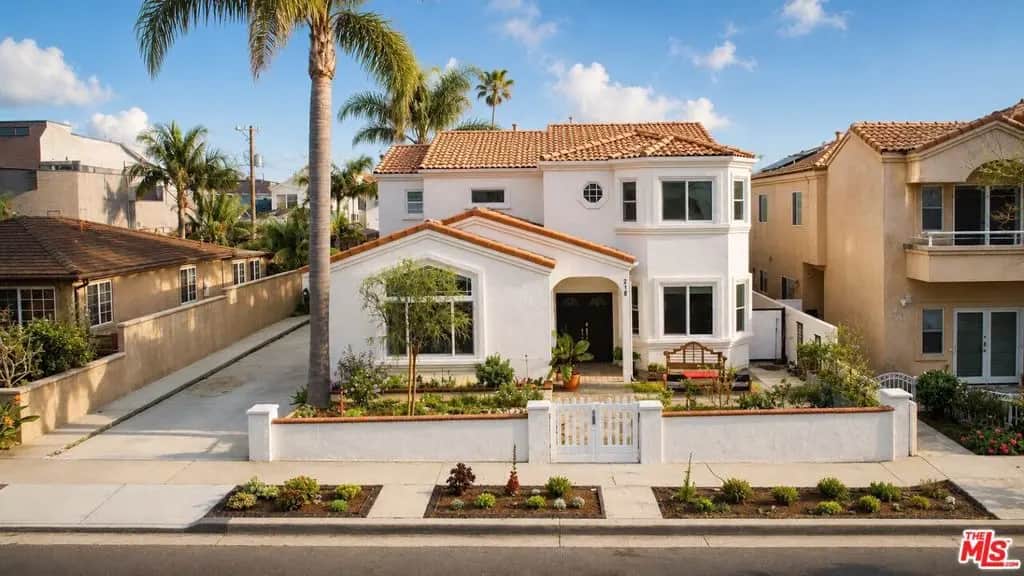 218 Indianapolis Avenue, Huntington Beach, CA — listing photo 1