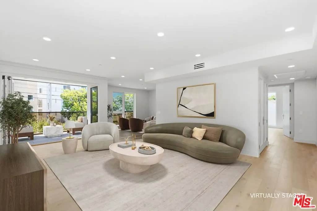 505 S Barrington Avenue 202, Los Angeles, CA — listing photo 1