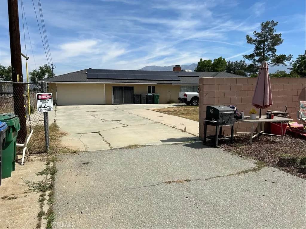 38682 Florence, Beaumont, CA — listing photo 1