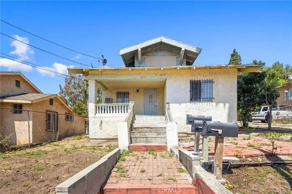 2215 Parkside Avenue, Los Angeles, CA — listing photo 1