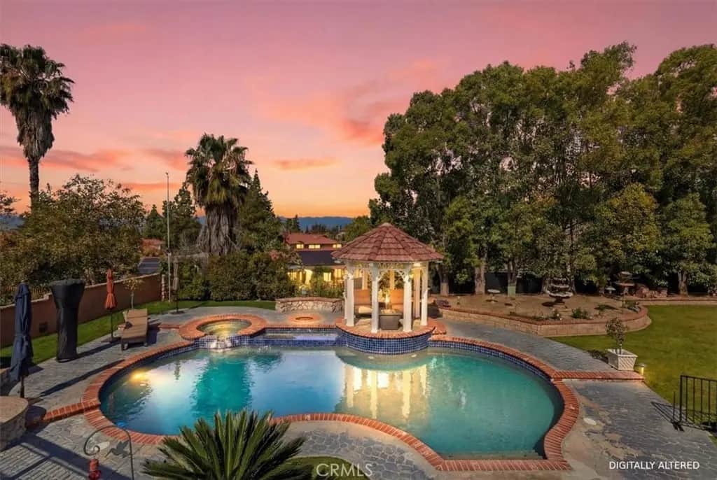 1210 Versailles, Riverside, CA — listing photo 1