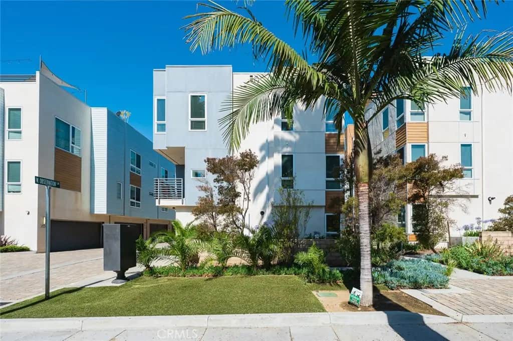 5627 W Observation Lane, Los Angeles, CA — listing photo 1