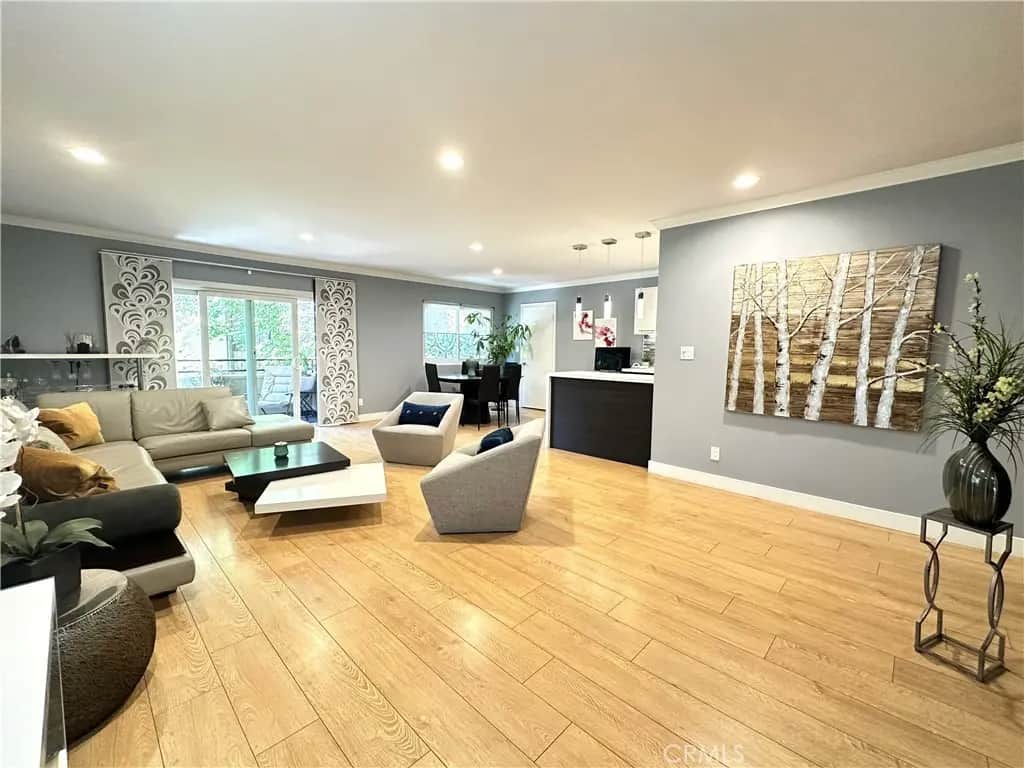 6720 Hillpark Drive 204, Los Angeles, CA — listing photo 1