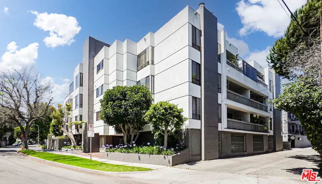 1220 Roxbury Drive 302, Los Angeles, CA — listing photo 1