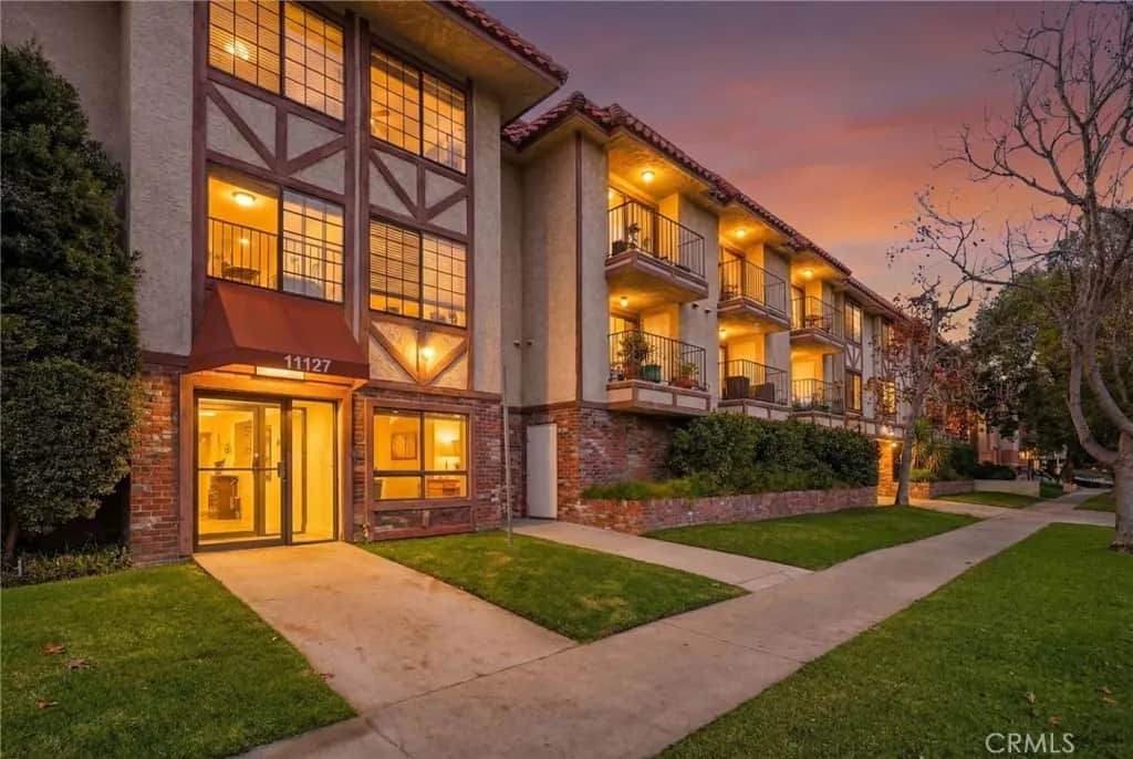 11127 La Maida 9, North Hollywood, CA — listing photo 1