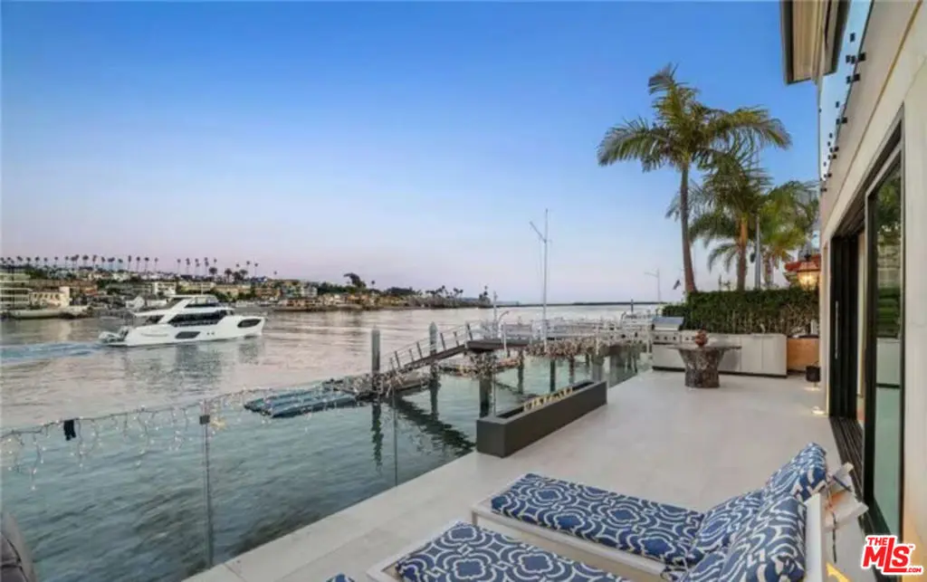 2266 Channel Road, Newport Beach, CA — listing photo 1