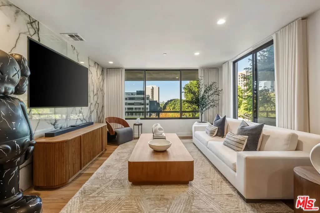 121 S Hope Street 334, Los Angeles, CA — listing photo 1