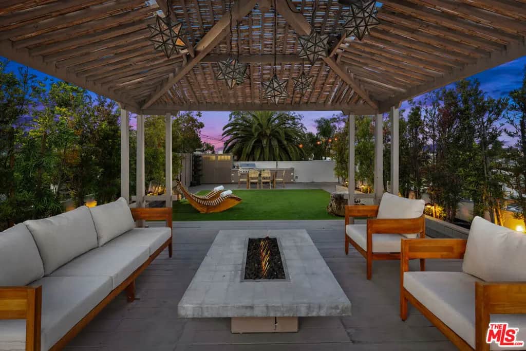 613 Westmount Drive, West Hollywood, CA — listing photo 1